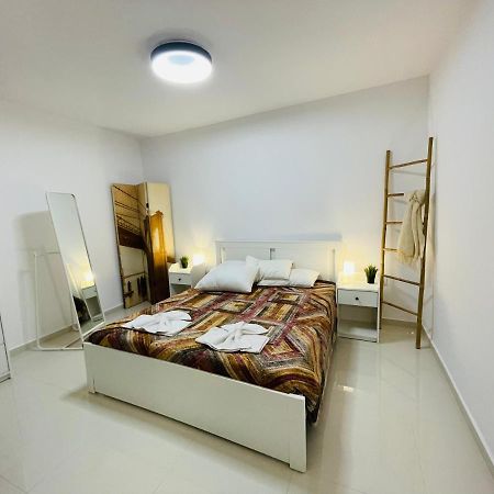 Haris White Apartment Roussospítion 외부 사진