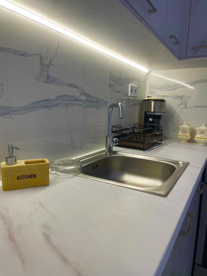 Haris White Apartment Roussospítion 외부 사진