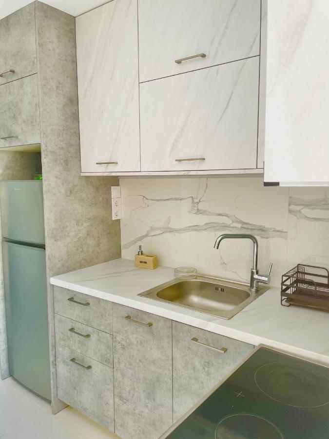 Haris White Apartment Roussospítion 외부 사진